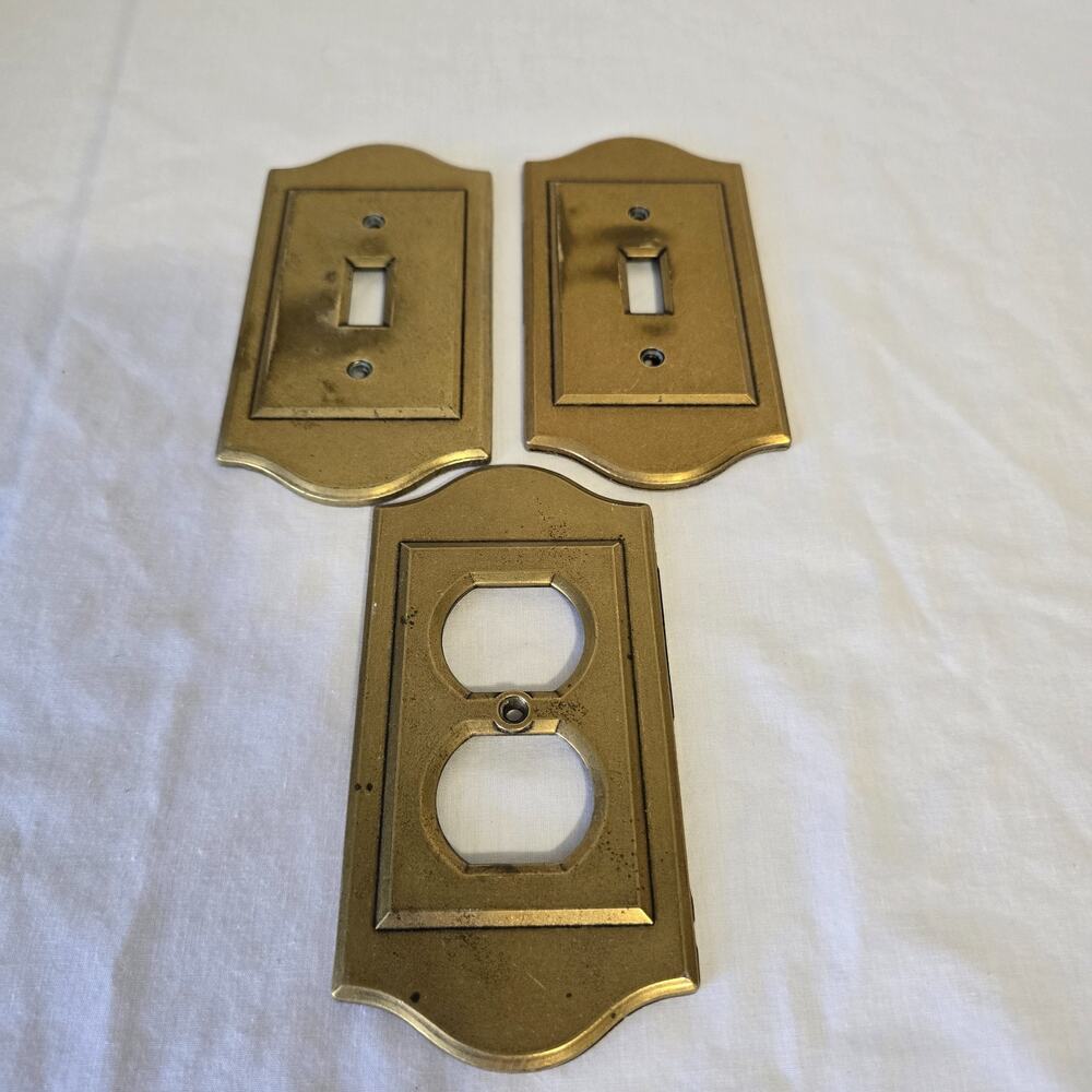 3 Vintage Amerock Charter Collection Metal Brass 2 Light Switch & 1 Outlet Cover
